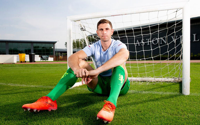  Lepas Kiper Emiliano Martinez, Tony Adams Nilai Arsenal Lakukan Blunder 