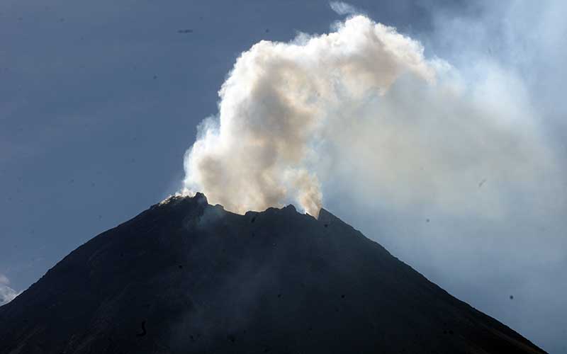  Aktivitas Gunung Merapi Terus Meningkat