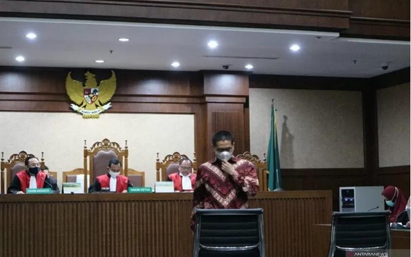  Suami Akui Jaksa Pinangki ke Amerika Untuk Operasi Plastik