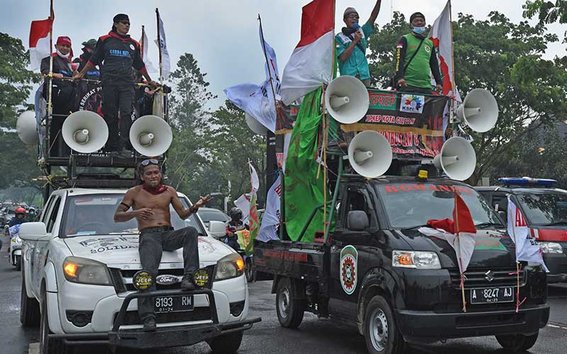  Buruh di Banten Gelar Aksi Unjuk Rasa Menuntut Kenaikan Upah 2021