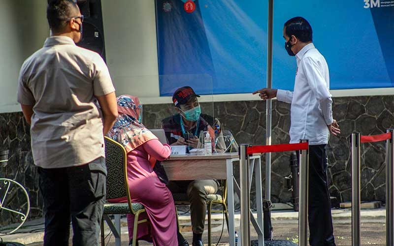  Presiden Joko Widodo Tinjau Simulasi Pemberian Vaksinasi Covid-19