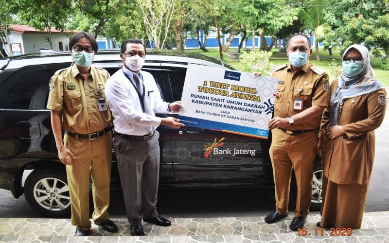  Bank Jateng Serahkan Bantuan Mobil ke RSUD Karanganyar