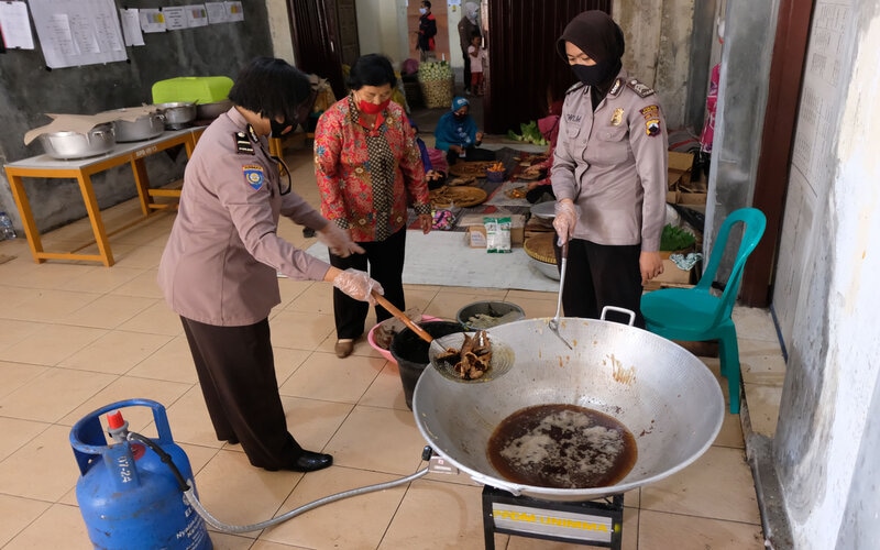  Sleman Menyiapkan 12 Barak Pengungsian Merapi