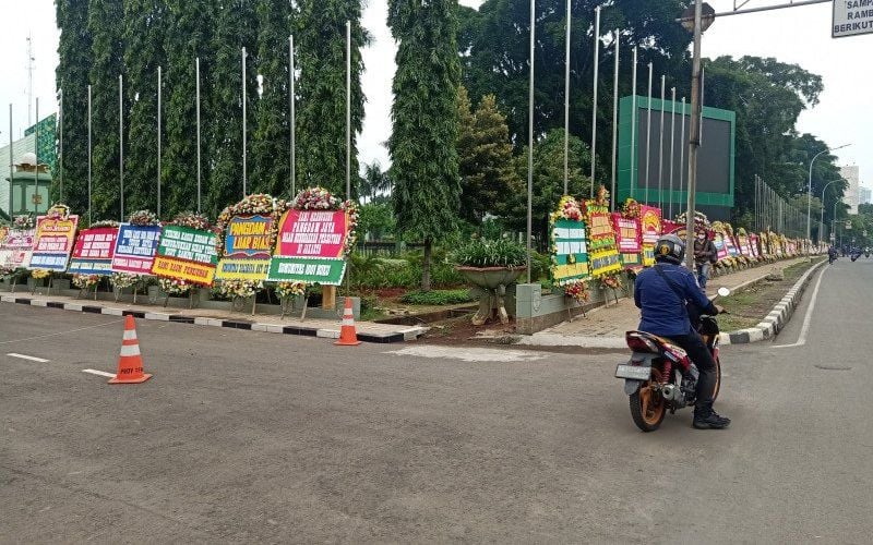  Markas Kodam Jaya Dipenuhi Karangan Bunga Dukungan untuk Pangdam