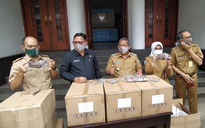  200.000 Masker Buatan UMKM Bantuan Pemprov Jabar Didistribusikan ke Kota Bandung