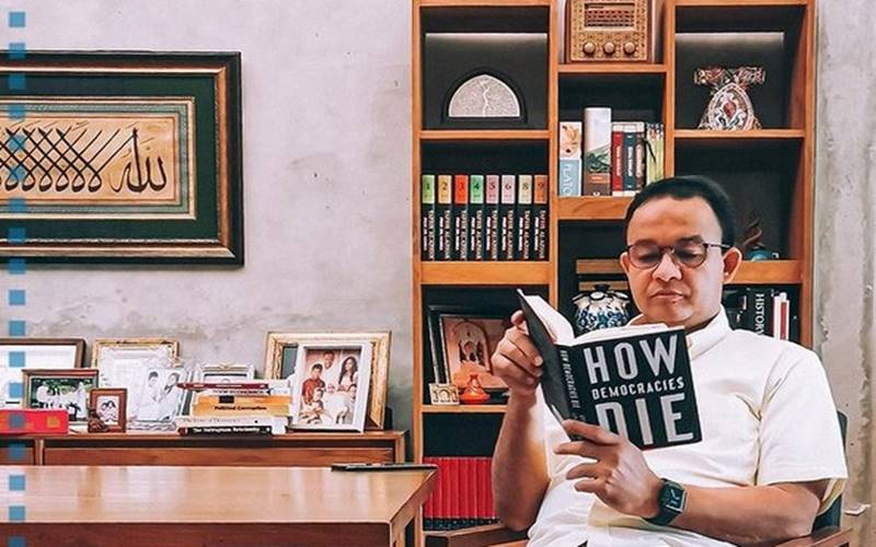  Anies Unggah Buku How Democrasies Die, Wagub DKI: Hal Baik Berbagi Judul   