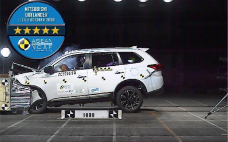  Aman! Mitsubishi Outlander Nonhibrida Raih Bintang 5 Asean NCAP