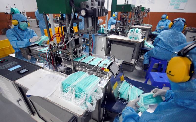  Harga Produk Impor Lebih Murah, Produksi Masker Medis Lokal Anjlok