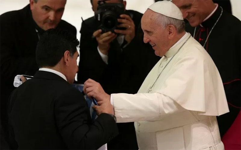  Paus Fransiskus Doakan Diego Maradona Sang Legenda