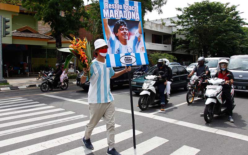  Suporter Sepakbola di Solo Kenang Diego Maradona Yang Meninggal Akibat Serangan Jantung