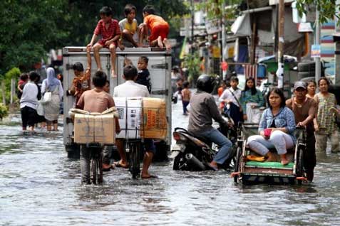  Wah! Banjir Rob Jakarta Sampai ke Kebon Jeruk dan Grogol Petamburan