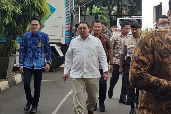 Ketua Badan Kerja Sama Antar Parlemen (BKSAP) DPR Fadli Zon mendatangi kantor KPU di Jakarta, Jumat (3/5/2019)/JIBI/Bisnis-Jaffry Prabu Prakoso
