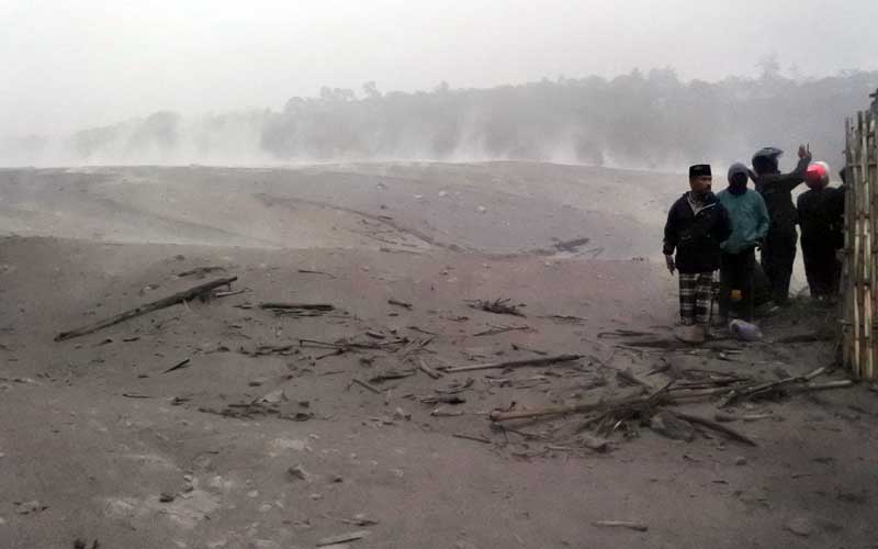  Jalan Antar Kecamatan Lumajang Terputus Banjir Lahar Dingin Akibat Meletusnya Gunung Semeru