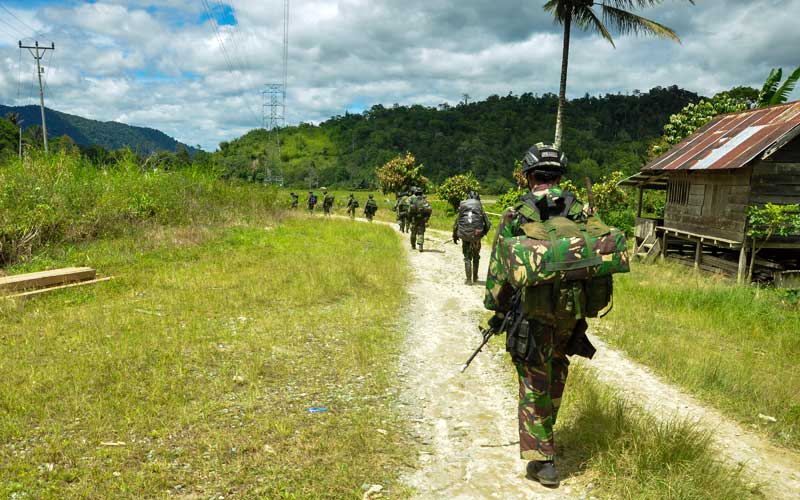  TNI dan Polisi Buru Kelompok  Mujahidin Indonesia Timur di Kabupaten Sigi