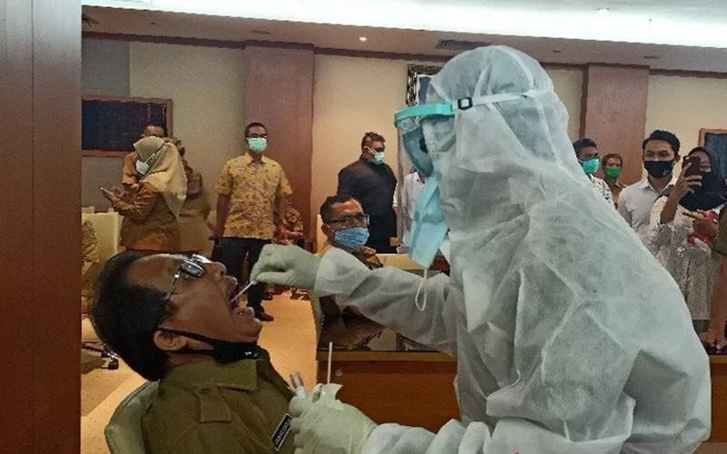  PILKADA SURABAYA : Pemkot Fasilitasi Swab