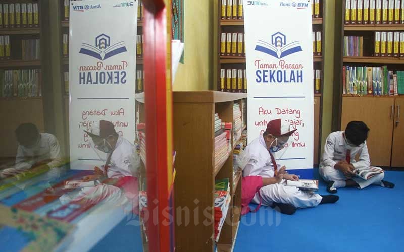  BTN Serahkan Bantuan ke Taman Bacaan Anak