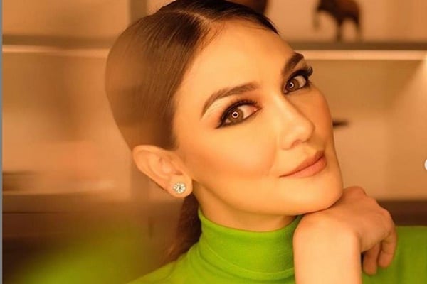  Cerita Luna Maya Naik Bus Subsidi di Bali