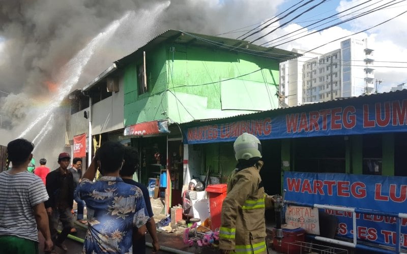  Kebakaran Terjadi di Perumahan Padat Penduduk di Benhil, Jakpus