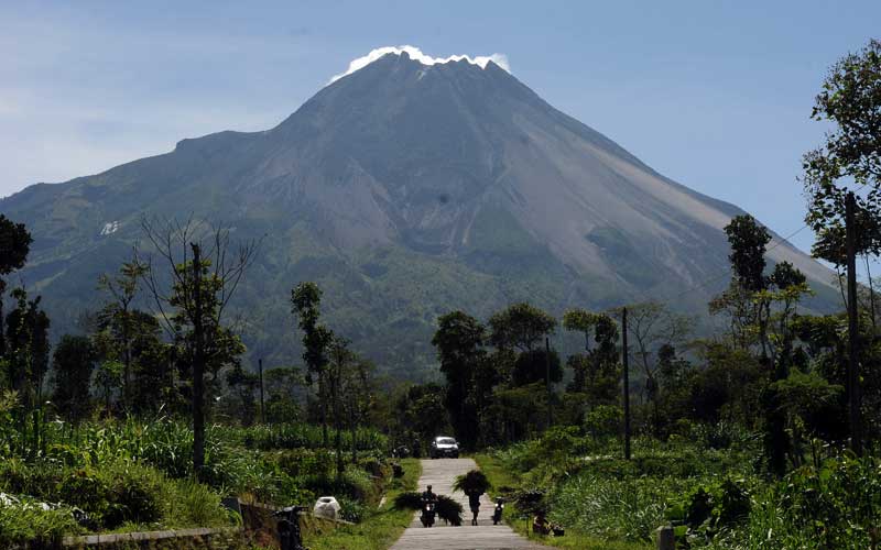  BPPTKG Mencatat Terjadi 49 Gempa Guguran di Gunung Merapi