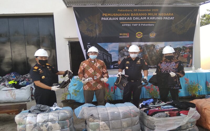  Bea Cukai Pekanbaru Musnahkan Barang Bekas Impor, Potensi Kerugian Rp5,3 Miliar