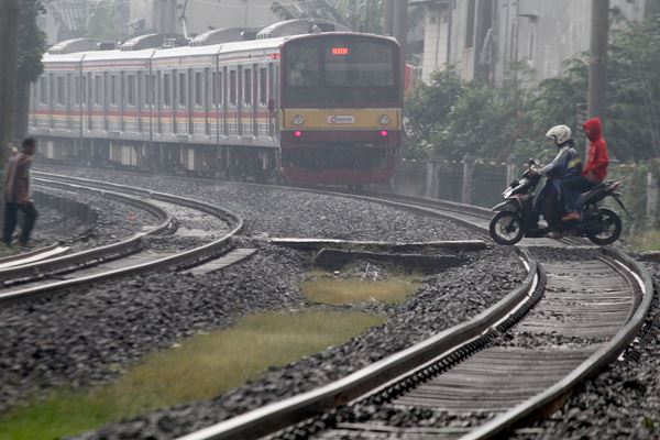  Rawan Kecelakaan, Pelintasan Liar Stasiun antara Kramat - Pondokjati Ditutup