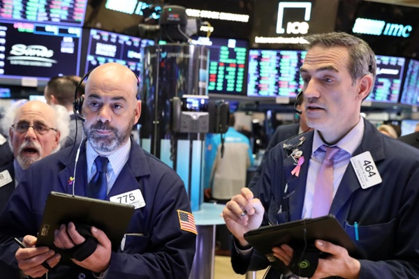  Ini Delapan Risiko Besar bagi Pasar Saham di 2021 Versi Standard Chartered