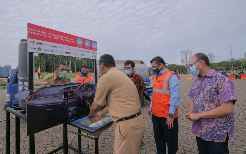  Komunitas Honda Donasikan 45 Wastafel di Area Monas