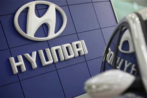 Logo Hyundai. Di antara eksekutif yang baru dipromosikan, 30 persen berasal dari sektor bisnis dan penelitian di masa depan. /Reuters-Lee Jae^won