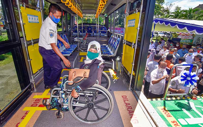  Peluncuran Layanan Bus Disabilitas di NTB