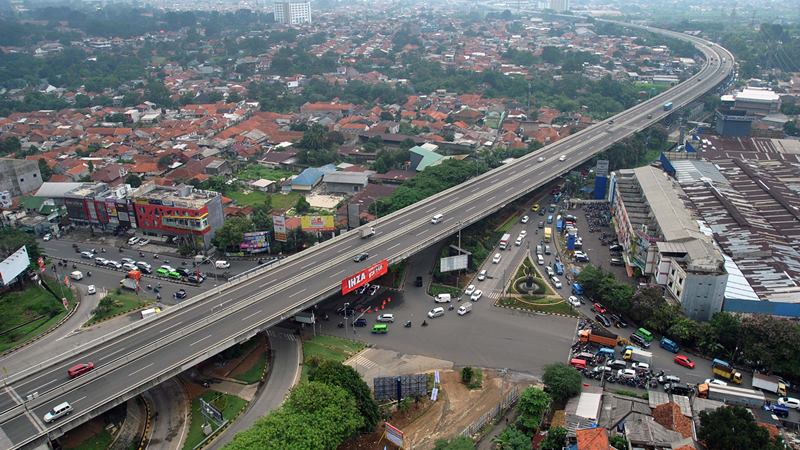Sejumlah kendaraan melintas di tol Bogor Outer Ring Road (BORR) di Kota Bogor, Jawa Barat, Jumat (31/1/2020)./ ANTARA - Arif Firmansyah