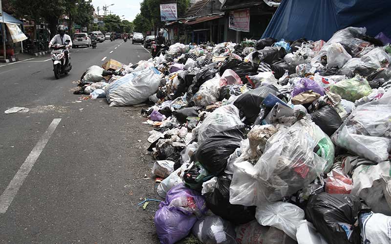  Tempat Pembuangan Sampah Terpadu (TPST) Piyungan Ditutup Warga, Sampah Mulai Berserakan di Jalanan Yogyakarta