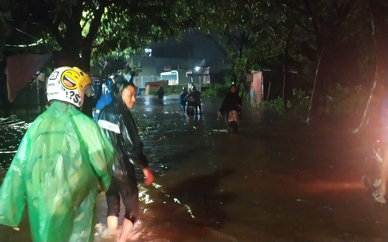  Banjir Rendam Dua Kecamatan di Makassar, 700 Warga Mengungsi