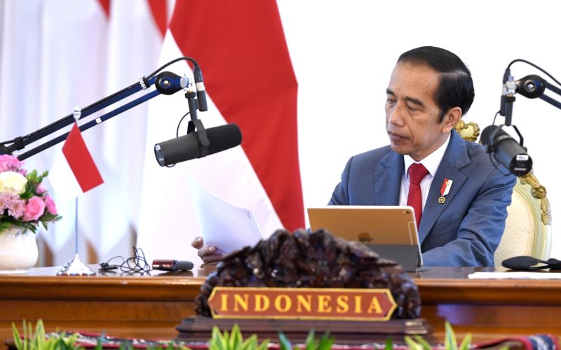 Presiden Joko Widodo menghadiri rangkaian Konferensi Tingkat Tinggi (KTT) ke-37 ASEAN secara virtual melalui konferensi video dari Istana Kepresidenan Bogor, Jawa Barat, Kamis, 12 November 2020 - Biro Pers Sekretariat Presiden/Lukas