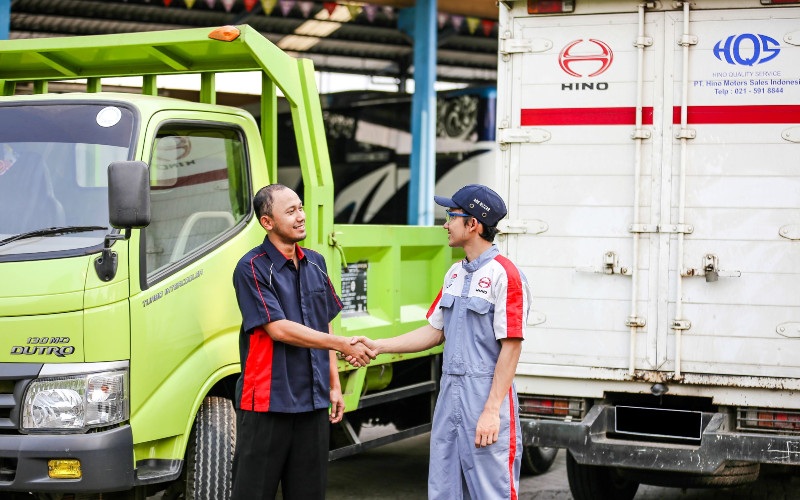  Hino Motors Raih Penghargaan dari KNKT