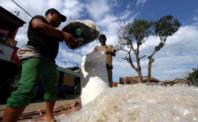  Pasok Susut, Harga Bahan Baku Industri Plastik Menanjak