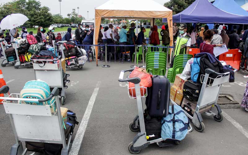  Wajib Rapid Test Antigen Covid-19, Bandara Juanda Sidoarjo Terjadi Penumpukan Penumpang