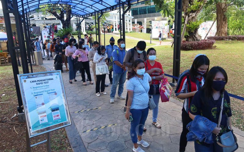  Penumpang Ini Dapat Prioritas Rapid Test dan PCR di Bandara