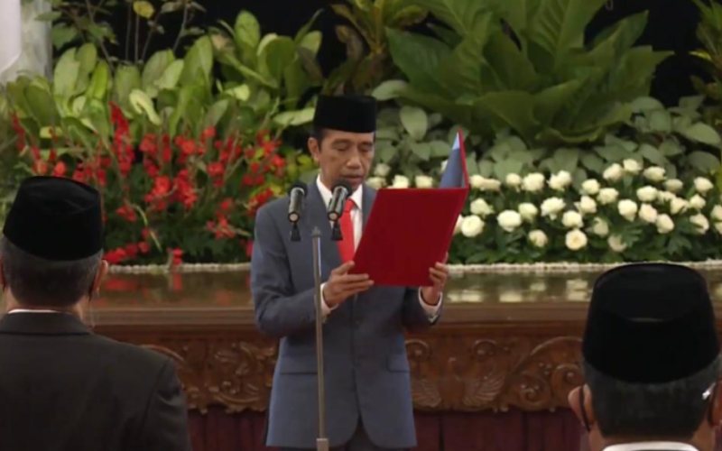 Jokowi Resmi Lantik 6 Menteri Kabinet Indonesia Maju di Istana Negara
