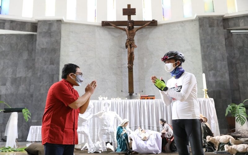  Kunjungi Gereja Bongsari, Ganjar Temukan Perayaan Natal Bertema Covid-19