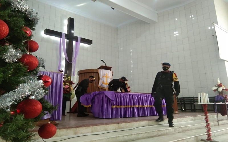  Pengamanan Gereja di Makassar saat Malam Natal Diperketat, Pasukan Gegana Diterjunkan