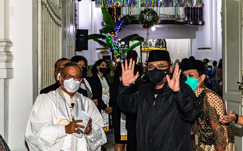  Menteri Agama Yaqut Cholil Qoumas Tinjau Pelaksanaan Ibadah Misa Natal