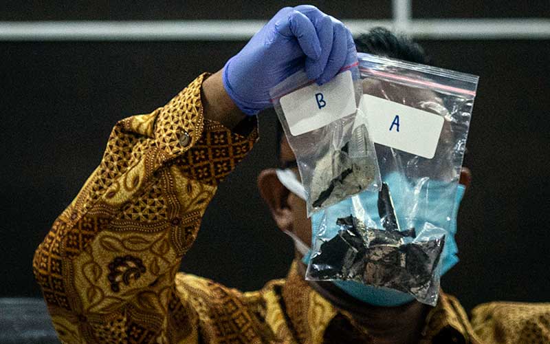  Komnas HAM Tunjukan Barang Bukti Atas Peristiwa Kematian 6 Laskar FPI