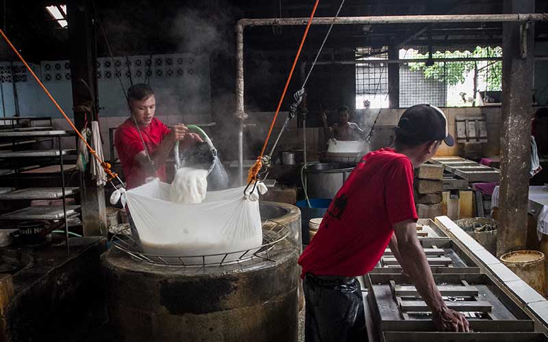  Naiknya Harga Kedelai Membuat Pengrajin Tahu Mengecilkan Ukuran Produksi