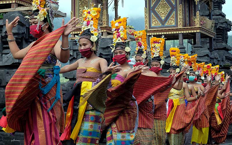  Foto-Foto Adat dan Budaya di Bali saat Pandemi Covid-19