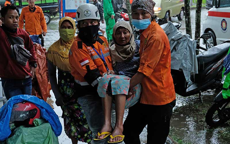  Warga Di Kawasan Gunung Merapi Kembali Mengungsi