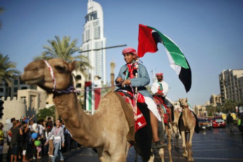  Teknologi Tenaga Surya dari Uni Emirat Arab Terangi Ribuan Nelayan di Kalimantan