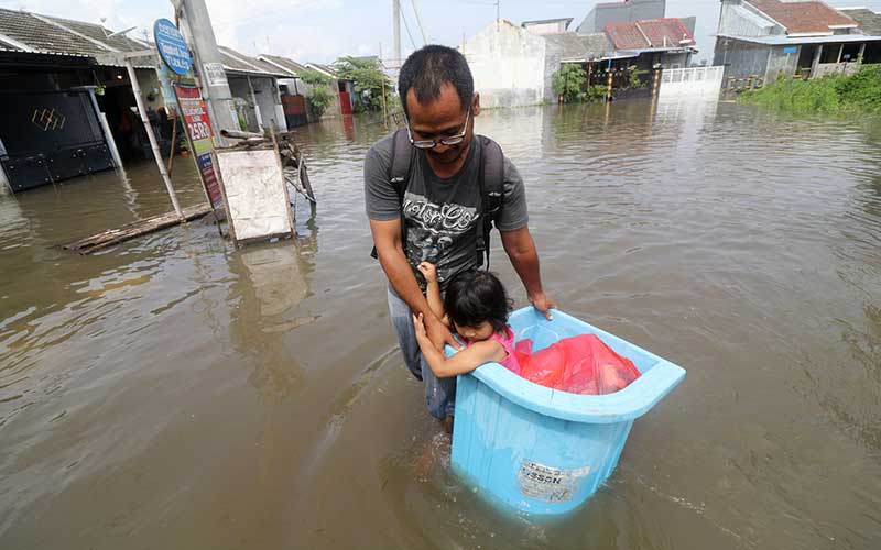  Diguyur Hujan Deras, Ratusan Rumah di Kediri Terendam Banjir