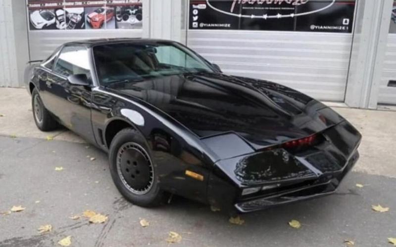  David Hasselhoff Mau Jual Mobil KITT dari Serial Knight Rider, ini Harganya