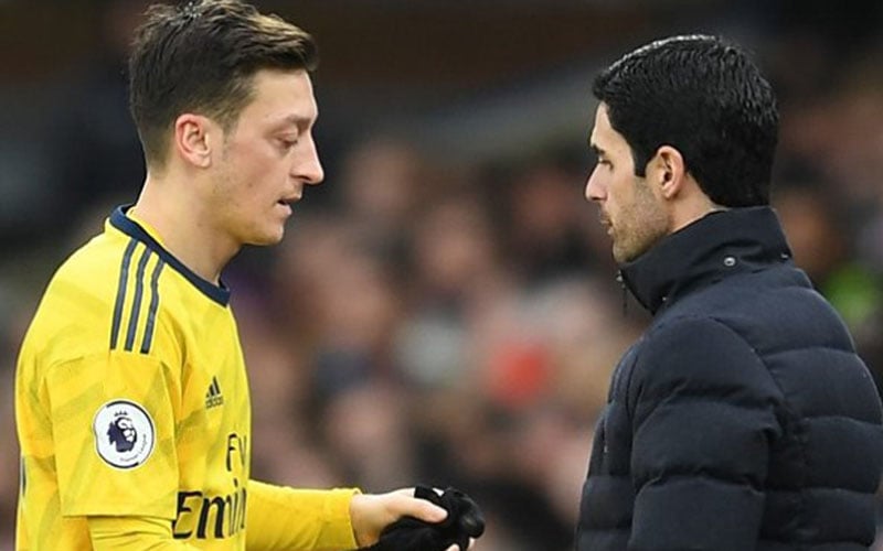  Bos Arsenal Arteta : Keputusan Soal Ozil Harus Tepat untuk Semua Pihak