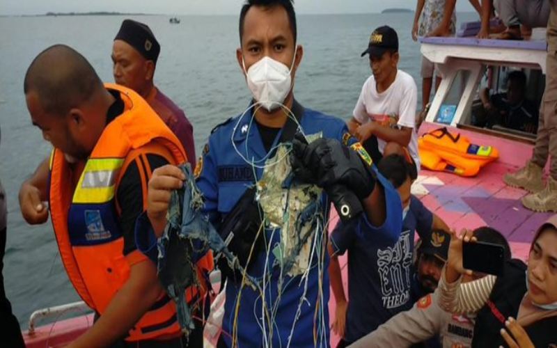 Sriwijaya Air SJ182 Hilang Kontak, Nelayan Lihat Ledakan di Langit